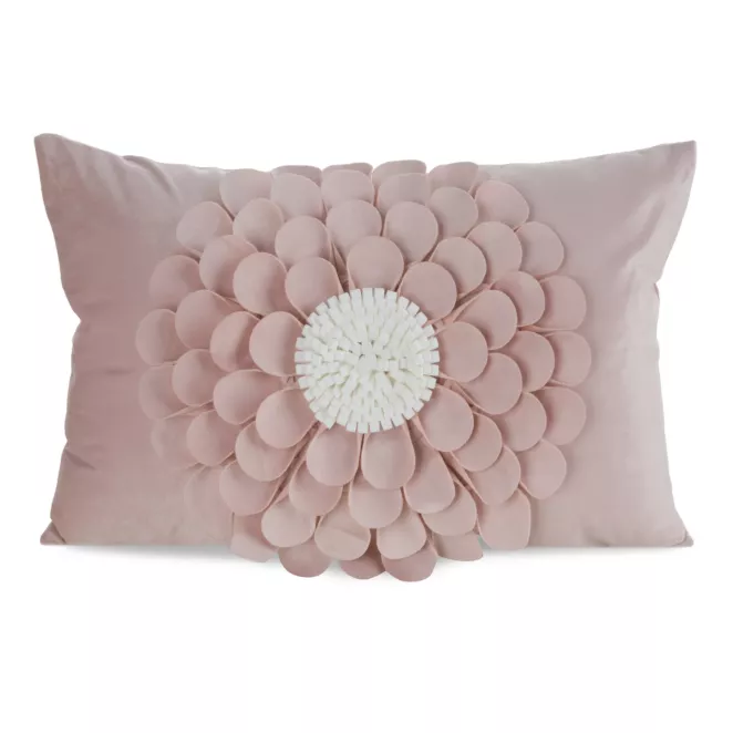 Poszewka na poduszkę 30 x 50 cm z welwetu kolor pudrowy zdobiona trójwymiarowym motywem kwiatu FLORES 2