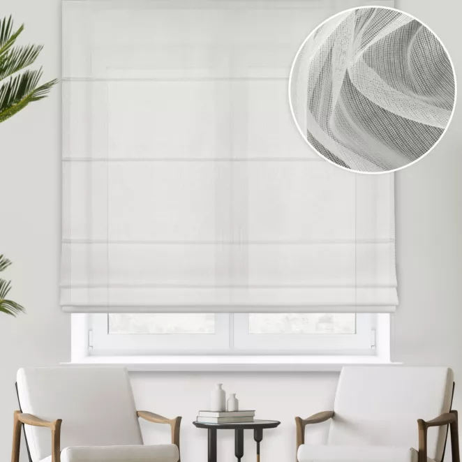 Roleta rzymska kremowa z miękkiej tkaniny o lekkim splocie i delikatnym połysku, wykończona obciążnikiem