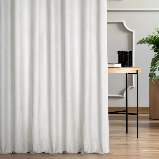 Zasłona szyta na taśmie 5 cm kremowa tkanina welwetowa z błyszczącym, metalicznym nadrukiem drobnej pepitki