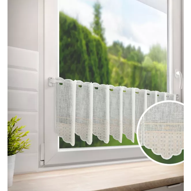 Tkanina firanowa zazdrostka z etaminy zdobiona haftem kratki