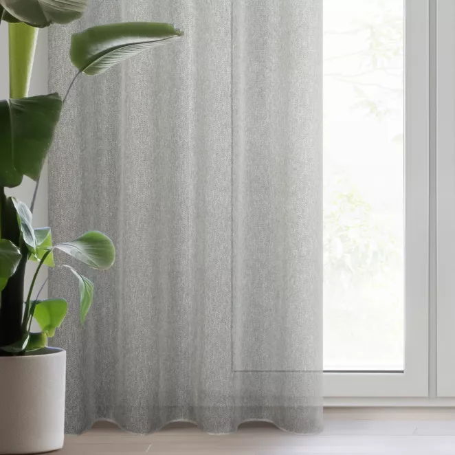 Zasłona popielata z siateczki przetykana srebrną nicią 140x250 cm przelotka - KENDAL