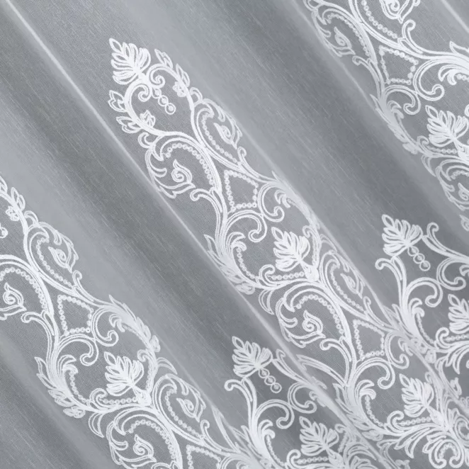 L145/5 Firana szyta na taśmie 5 cm biała z matowej, delikatnej tkaniny ADEN haftowanej, ornamentowy wzór