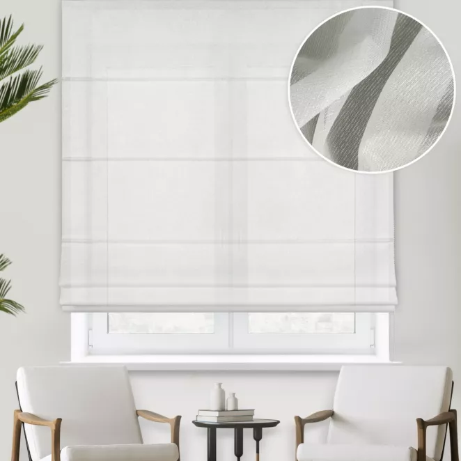 Roleta rzymska kremowa z delikatnej tkaniny z efektem deszczyku, wykończonej obciążnikiem