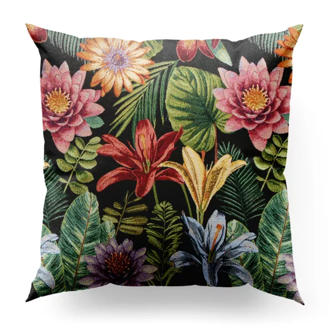 Poszewka szyta czarno czerwona z tkaniny gobelinowej w kwiatowy wzór, zawierająca 45% bawełny