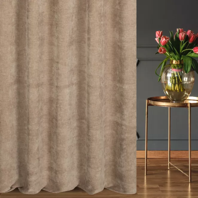 Zasłona szyta na flexach jasnobrązowa z tkaniny szenilowej z efektem melanżu