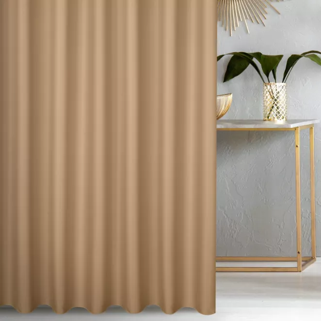 Zasłona szyta na taśmie 5 cm beżowa z gładkiej tkaniny zaciemniającej typu dimout wykończona obciążnikiem