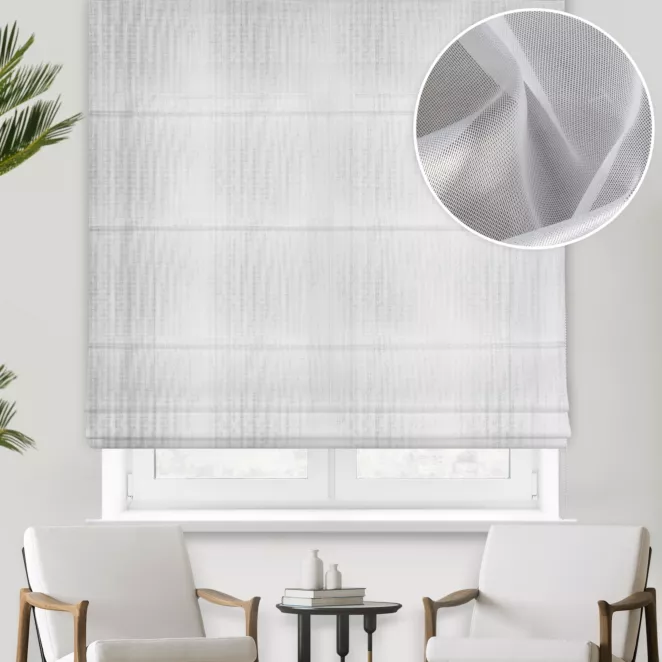 Roleta rzymska SAMANTHA biała z półprzezroczystej tkaniny o perłowym połysku, wykończona obciążnikiem