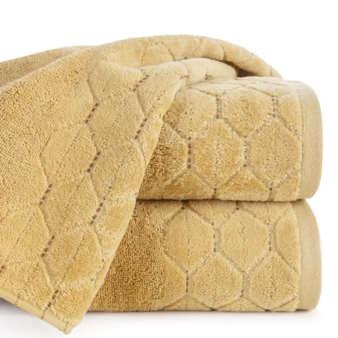 Ręcznik kąpielowy 70x140 cm bawełniany kolor musztardowy z welwetową geometryczną bordiurą 500 g/m2 LUMIA