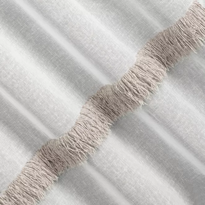 E107/3 Firana szyta na taśmie 5 cm naturalna z matowej, miękkiej tkaniny ozdobionej szenilowymi frędzlami Italissima Eva Minge