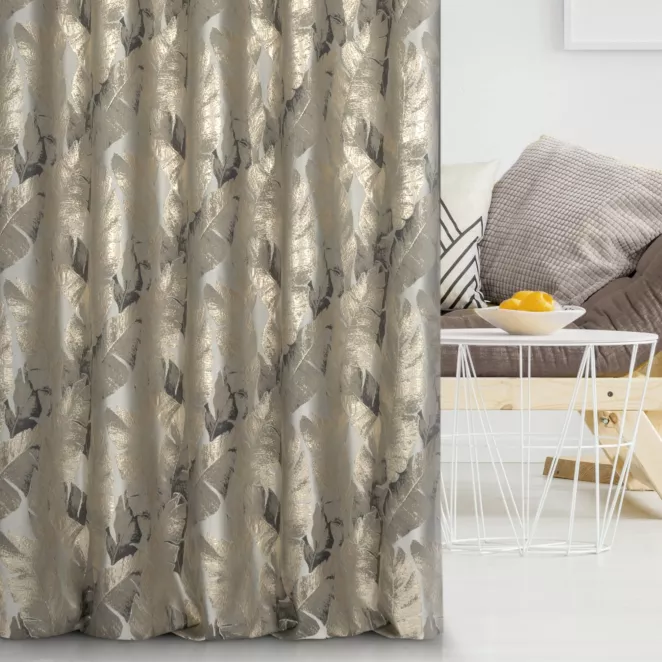 Zasłona szyta na taśmie 5 cm srebrno złota z tkaniny w elegancki roślinny wzór z połyskliwą nicią i efektem 3D Italissima Eva Minge