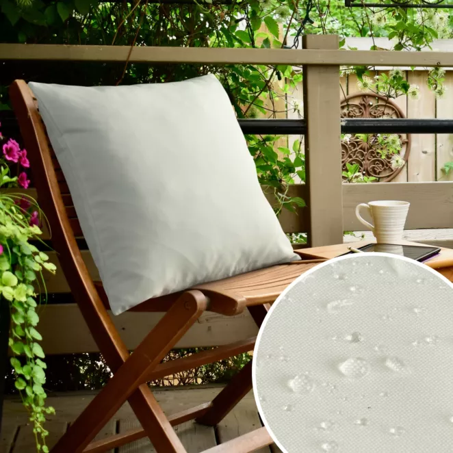 Poszewka na poduszkę 45x45 cm z gładkiej tkaniny wodoodpornej kremowa idealna do ogrodu i na taras GARDENIA