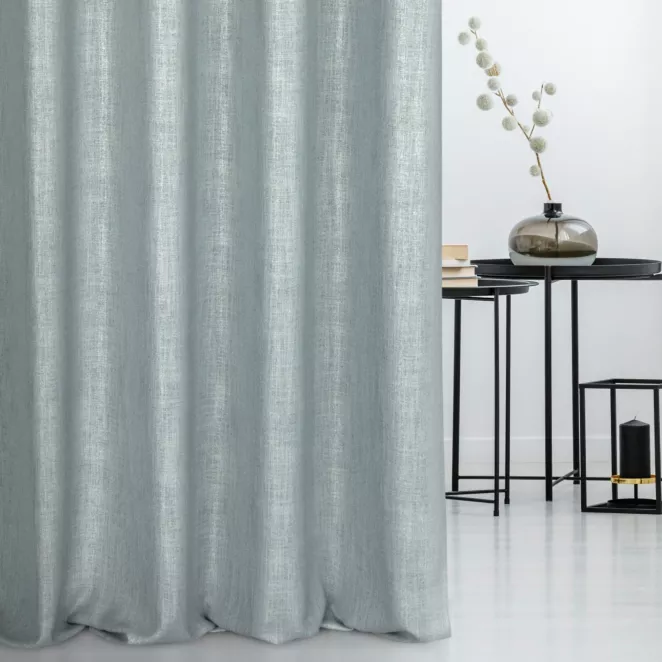 Zasłona szyta na taśmie 5 cm niebiesko srebrzysta z tkaniny o luźnym splocie, z połyskliwym nadrukiem w stylu glamour Italissima Eva Minge