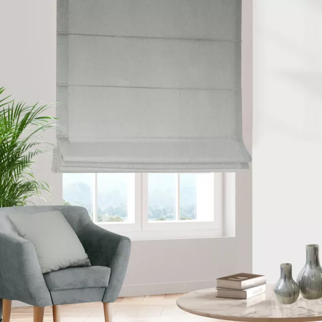 Roleta rzymska srebrna z eleganckiej błyszczącej tkaniny