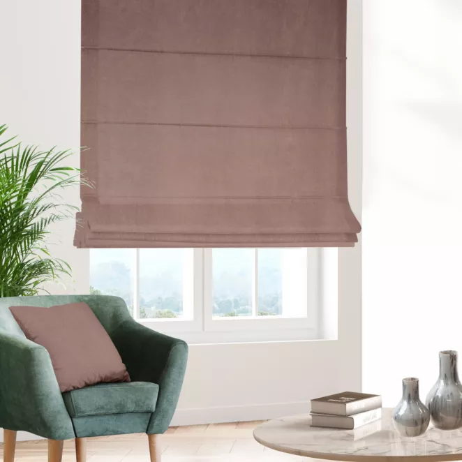 Roleta rzymska DORA - HIT ciemnobeżowa z miękkiej tkaniny o welurowej strukturze