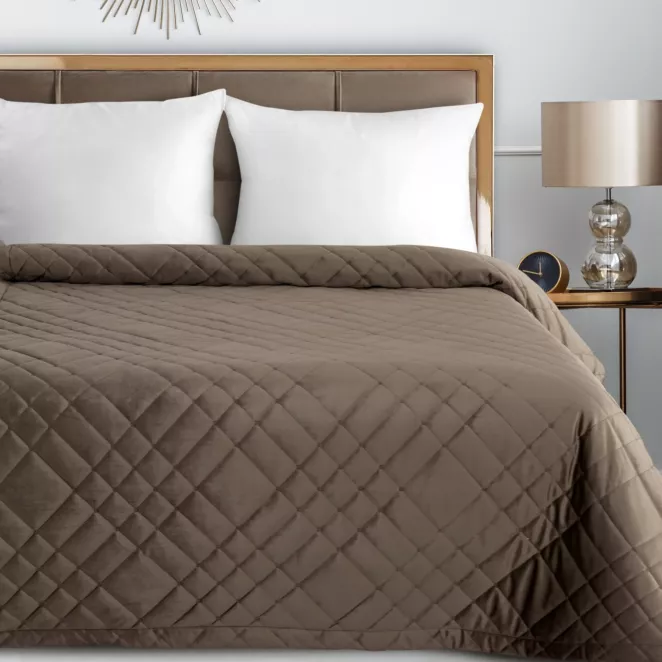 Narzuta welwetowa brązowa 220x240 cm z geometrycznym przeszyciem RIA 6 - kolekcja VULCANO