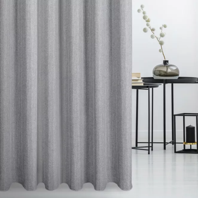 Zasłona szyta na taśmie 5 cm jasnoszara z tkaniny z efektem melanżu wykończona obciążnikiem