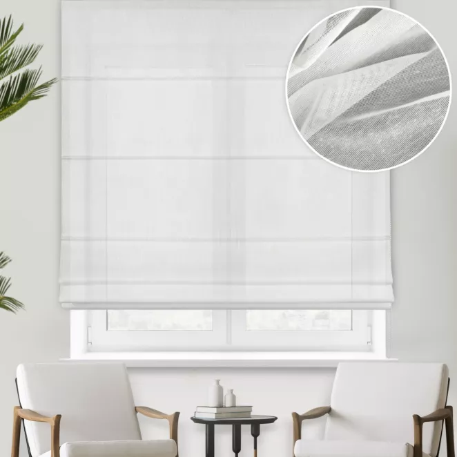 Roleta rzymska naturalna z delikatnej batystowej tkaniny o naturalnym splocie, wykończona obciążnikiem