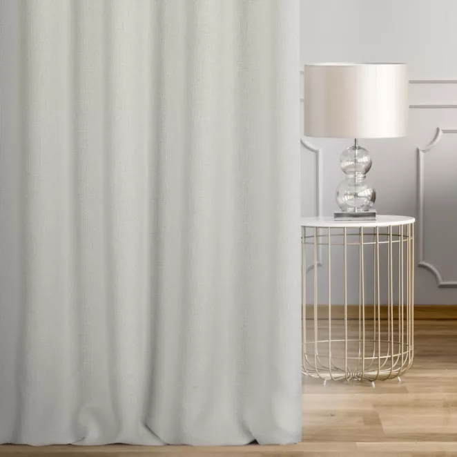 Zasłona szyta na taśmie 5 cm jasnosrebrna z tkaniny o naturalnym splocie w stylu eko