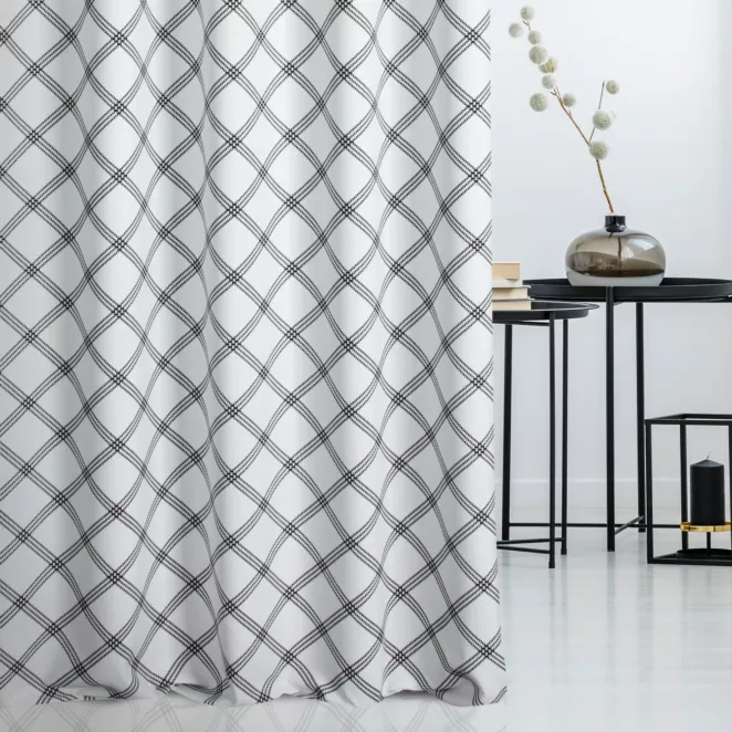 Zasłona szyta na taśmie 5 cm biało czarna z miękkiej tkaniny z nadrukiem w kratę