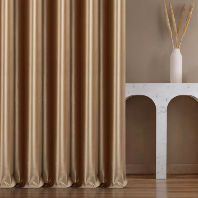 Zasłona szyta na taśmie 5 cm złota z miękkiej półmatowej tkaniny welwetowej