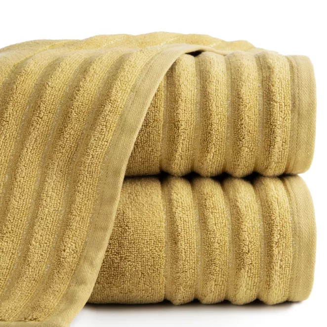 Ręcznik kąpielowy 70x140 cm bawełniany kolor musztardowy z błyszczącą bordiurą 500 g/m2 NADINE