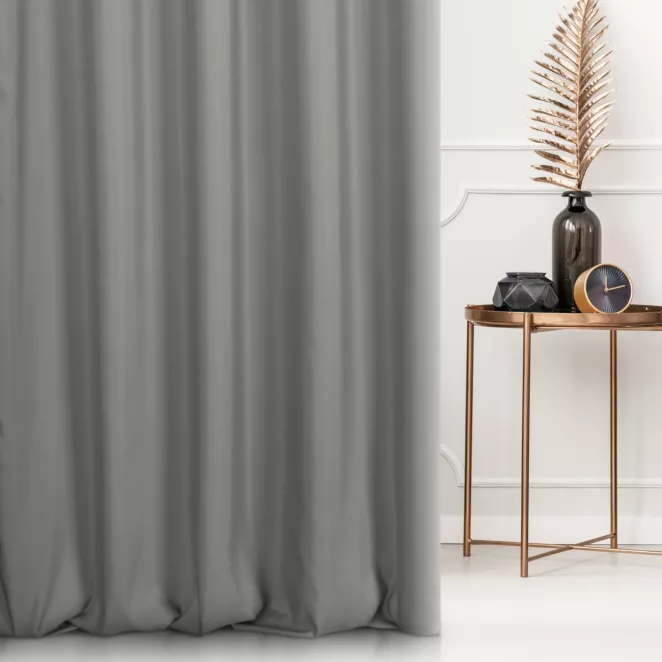 Zasłona szyta na taśmie 5 cm srebrna z gładkiej tkaniny wodoodpornej