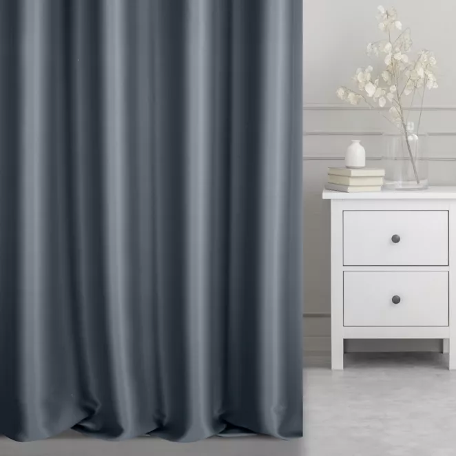 Zasłona szyta na taśmie 5 cm stalowa z gładkiej tkaniny typu blackout