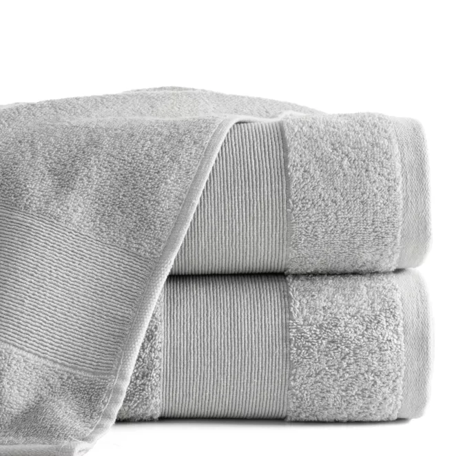 Ręcznik kąpielowy 70x140 cm bawełniany kolor srebrny z ozdobną błyszczącą bordiurą 500 g/m2 ZOJA