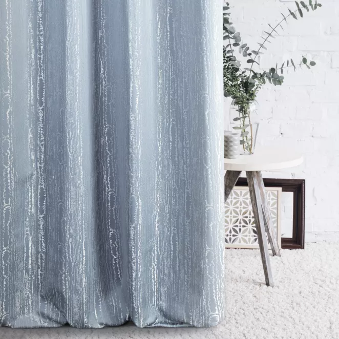 Zasłona szyta na taśmie 5 cm BECKY niebieska w nieregularny marmurkowy wzór z lekkim połyskiem