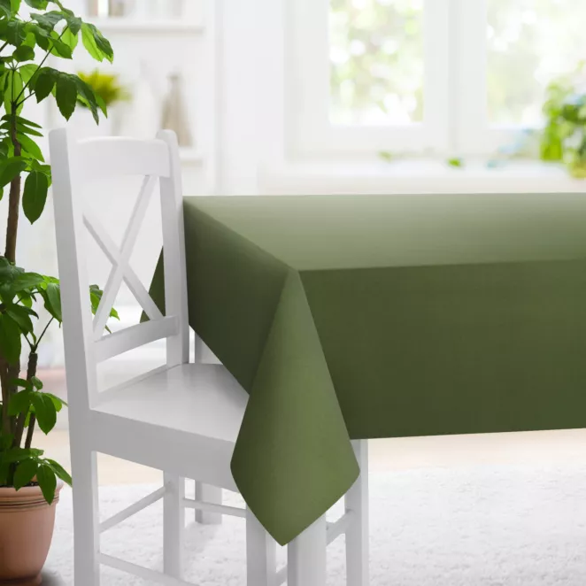 Obrus szyty zielony z miękkiej tkaniny w drobny wzór jodełkowy