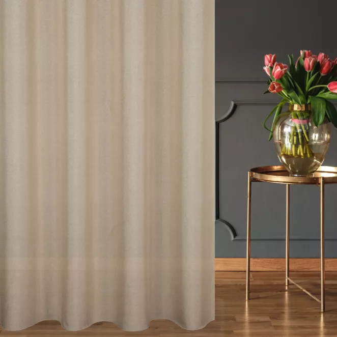 Firana szyta na taśmie 5 cm beżowa z półmatowej etaminy z efektem melanżu, wykończona obciążnikiem