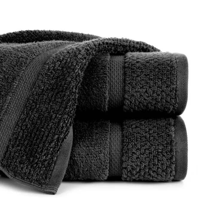 Ręcznik kąpielowy 50x90 cm bawełniany kolor ciemnografitowy podkreślony ryżową bordiurą 530 g/m2 VILIA