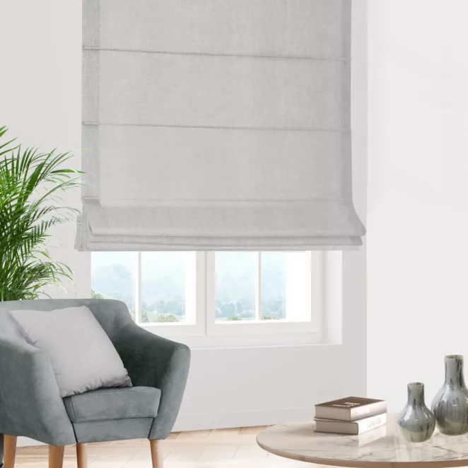 Roleta rzymska popielato srebrna tkanina o naturalnym splocie z delikatnym połyskiem