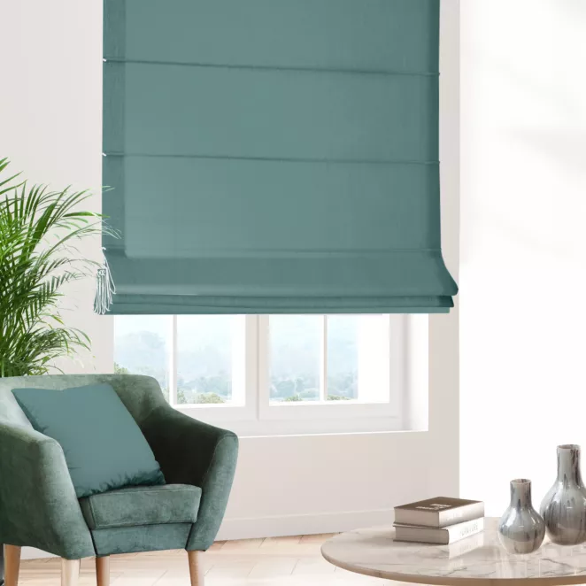 Roleta rzymska turkusowa z gładkiej tkaniny typu dimout