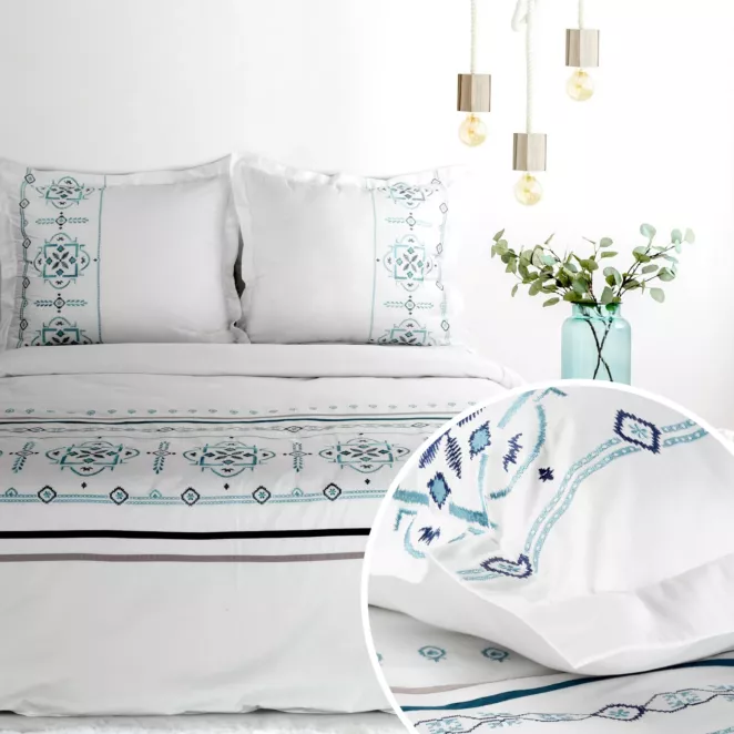 Pościel 160x200 cm komplet 3 częściowy bawełniana kolor biały, niebieski z haftowanym wzorem greckim Eurofirany Premium