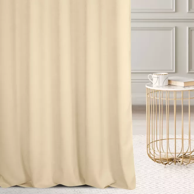 Zasłona szyta na taśmie 5 cm kremowa z wodoodpornej tkaniny o welurowej strukturze