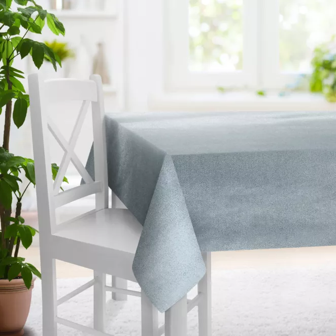 Obrus szyty srebrny z błyszczącej tkaniny zaciemniającej