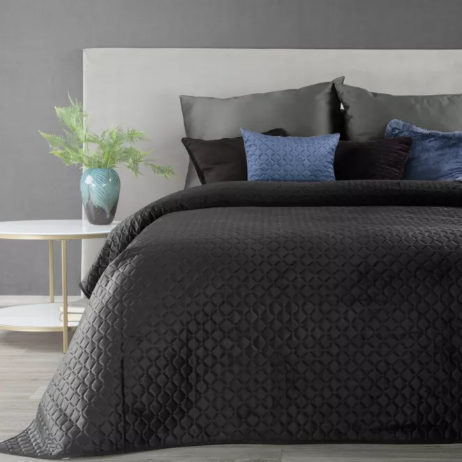 Narzuta welwetowa czarna 170x210 cm pikowana w geometryczny wzór metodą hot press DIMON