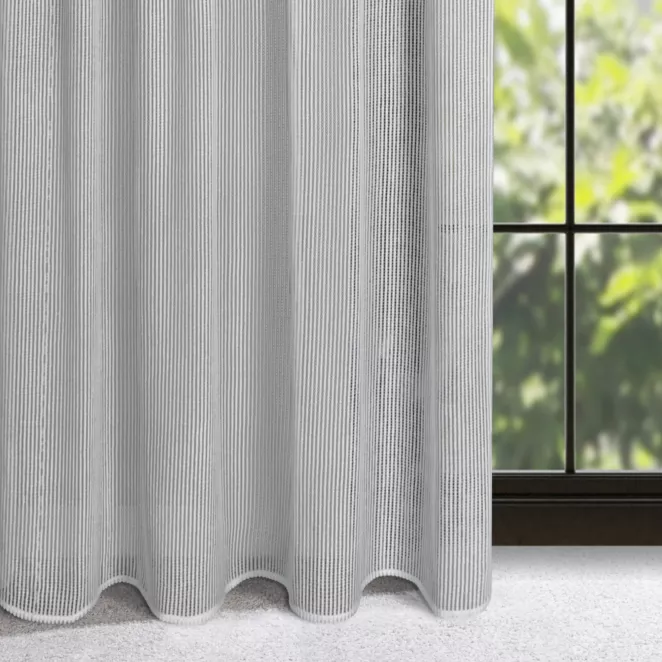 Zasłona srebrna o strukturze siateczki 135x270 cm taśma - REGINA