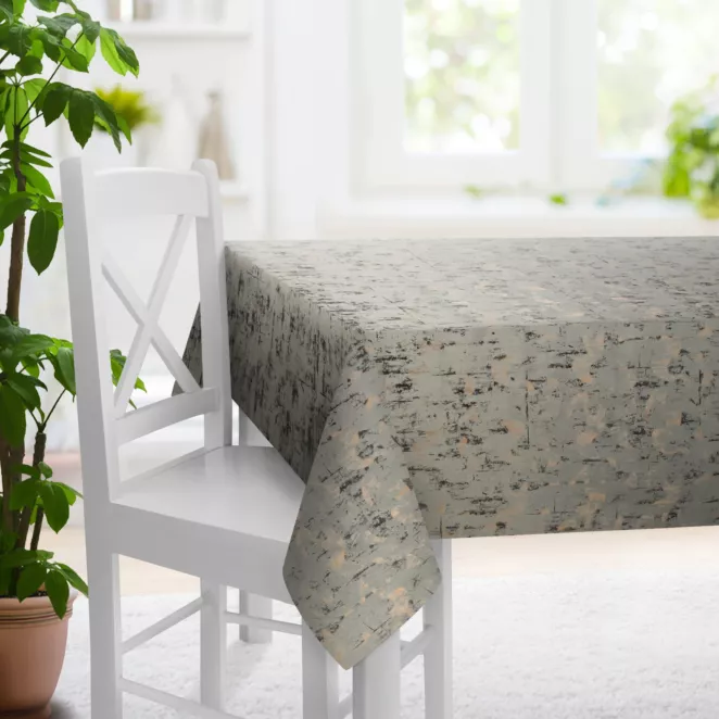 Obrus szyty srebrno złocisty z tkaniny welwetowej zdobionej połyskującym drukiem