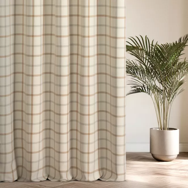 Zasłona szyta na taśmie 5 cm jasnobeżowa z tkaniny o jodełkowym splocie z wzorem kraty