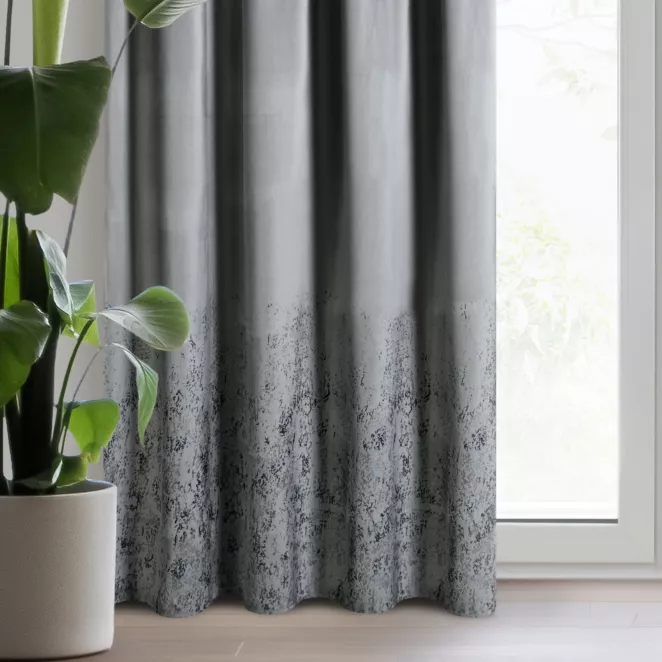 Zasłona welwetowa popielata z przecieranym wzorem 140x270 cm taśma - MIRELA