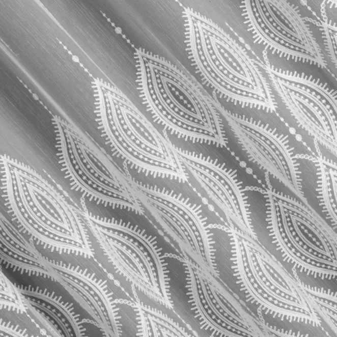 E127/1 Firana szyta na taśmie 5 cm naturalna z delikatnej tkaniny typu aden, wykończonej łańcuszkowym haftem Italissima Eva Minge