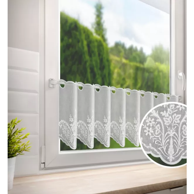 Tkanina firanowa zazdrostka z etaminy zdobiona haftem