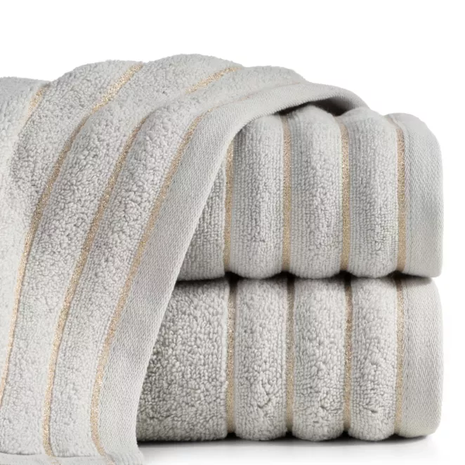 Ręcznik kąpielowy 50x90 cm bawełniany kolor srebrny z błyszczącą bordiurą 500 g/m2 NADINE