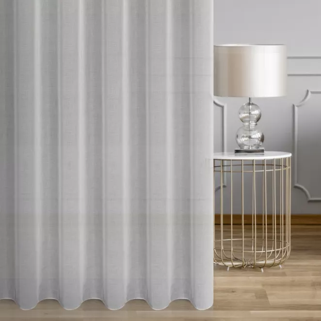 Firana szyta na taśmie 5 cm jasnoszara z cienkiej matowej etaminy, wykończona obciążnikiem