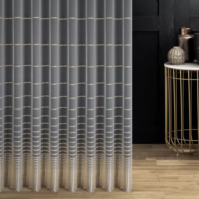 Firana szyta na przelotkach kremowa z matowej tkaniny PERU zdobiona haftem tworzącym poziome pasy Italissima Eva Minge