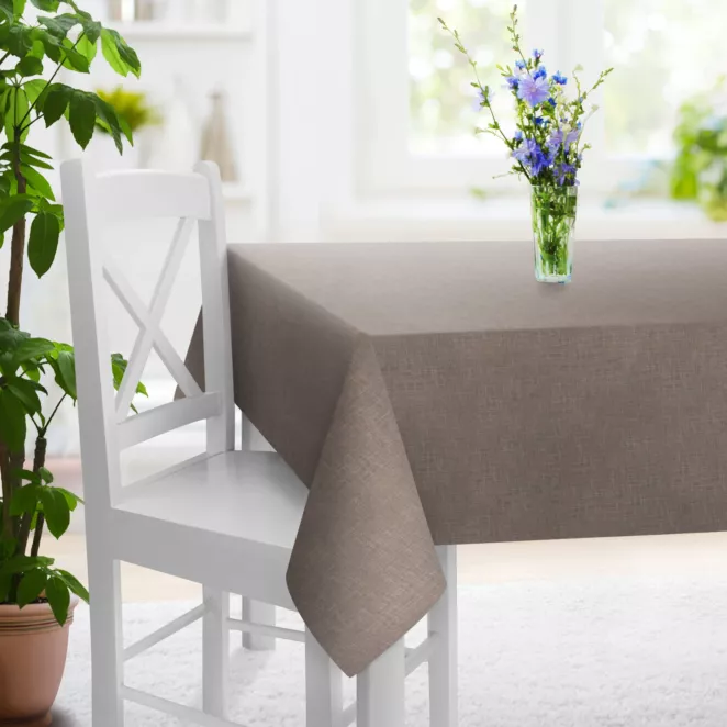 Obrus szyty pudrowo różowo złocisty z tkaniny o luźnym splocie, z połyskliwym nadrukiem Italissima Eva Minge