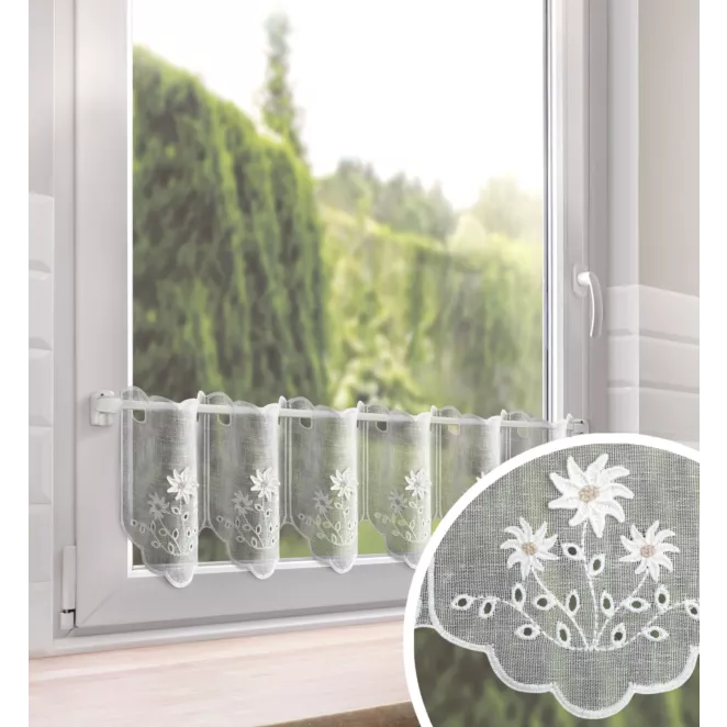 Tkanina firanowa zazdrostka zdobiona haftem w drobne kwiaty