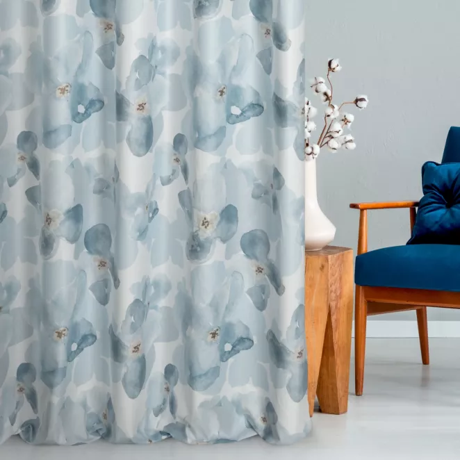 Tkanina zasłonowa miękka, o lekkim splocie,  z malarskim kwiatowym nadrukiem